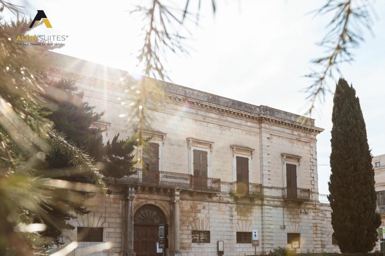 Alibi Suites Suite Museum: Gioiello Con Vista Sul Museo Archeologico Nazionale, Letto E Doccia Con Cromoterapia, Smart Tv, Wifi E A/C Ruvo di Puglia Zewnętrze zdjęcie